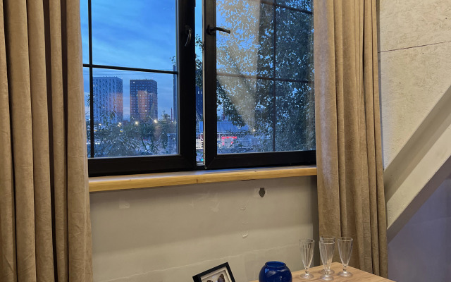 Апартаменты Двухуровневый Лофт в Стиле фильма Тарантино