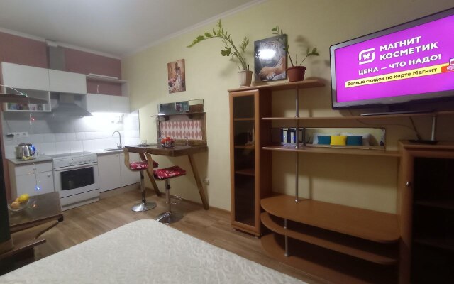 Квартира Live-In-Comfort на Творчества 1к1
