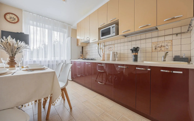Apartamenty trehkomnatnye v 4km ot Kremla Sova-Dom