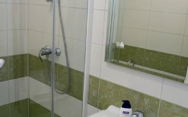 Spacious Beachfront Apartments Tanita