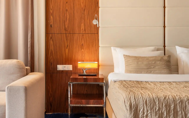 Отель V Hotel&Rooftop Lounge