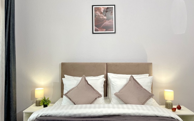 2 Nochi Na Ulitse Shkolnaya 15 Str1 Flat