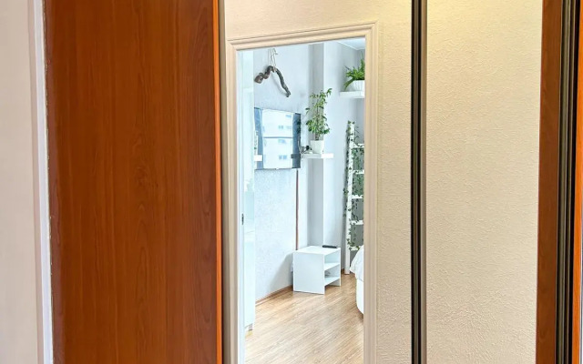 S Krugloy Krovatyyu Flat