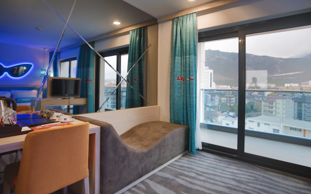 Leman Hotel