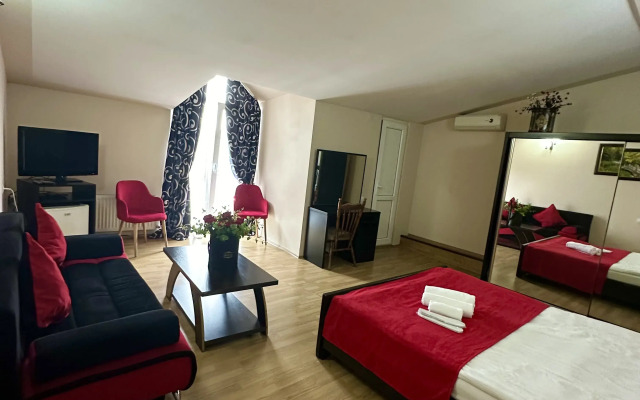 Qeroli old town Hotel