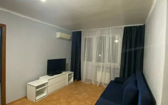 Na Generala Zakharova, 1 Flat