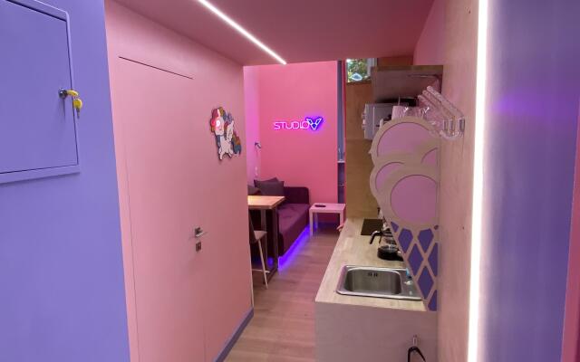Studio v Rainbow Apartments