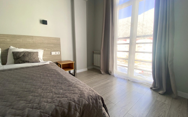 S Otdelnoj Spalnei vblizi Podemnika Apartments