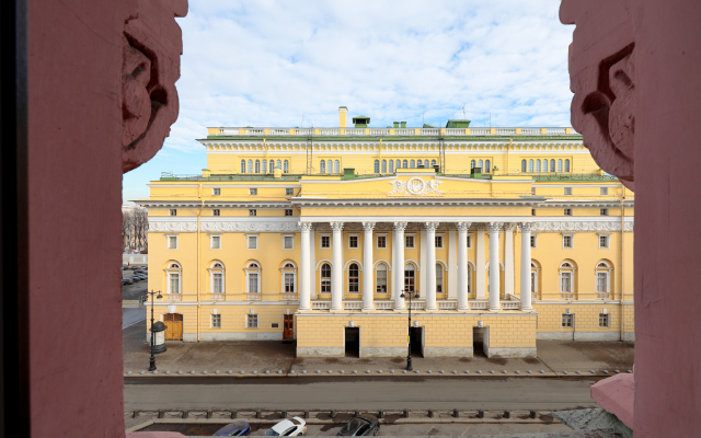 Апартаменты Minin Apartments с видом на Александринский Театр 130 кв.м.