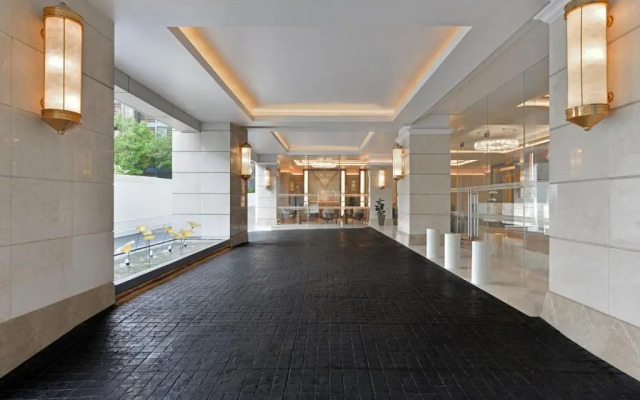 Отель Centre Point Hotel Sukhumvit 10