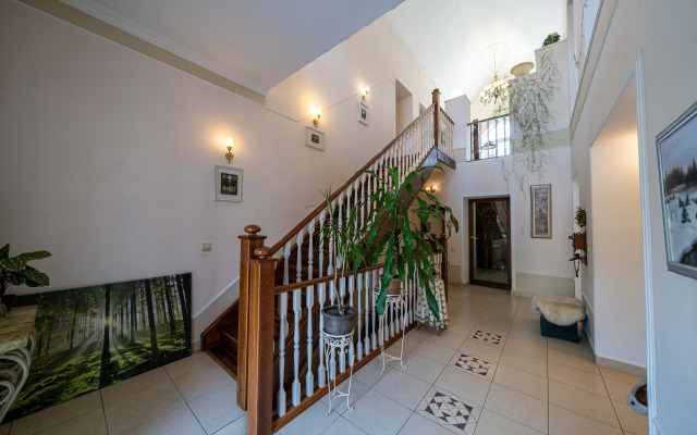 Частный дом Большой уютный коттедж с баней