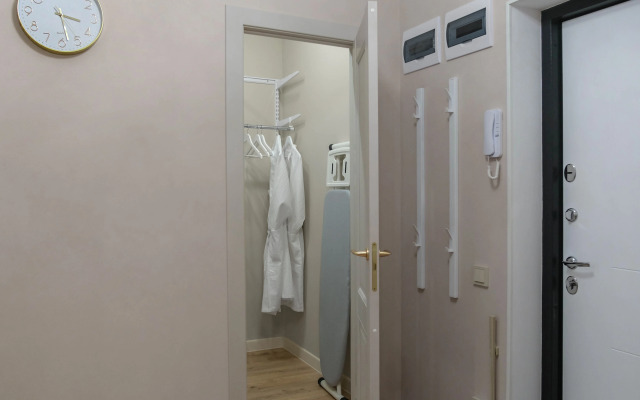V Samom Tsentre Flat