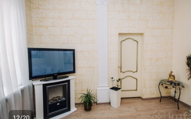 Apartments Trekhkomnatnye Apartamenty