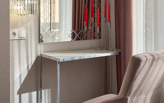 Na Ulitse Dekabristov 37b Flat