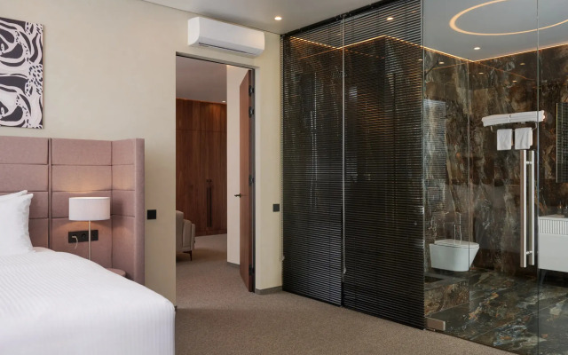 Aura City Hotel