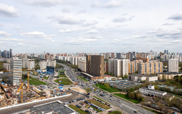 Vidovaya dizajnerskaya evrodvushka u metro Ozernaya vysokij etazh Flat