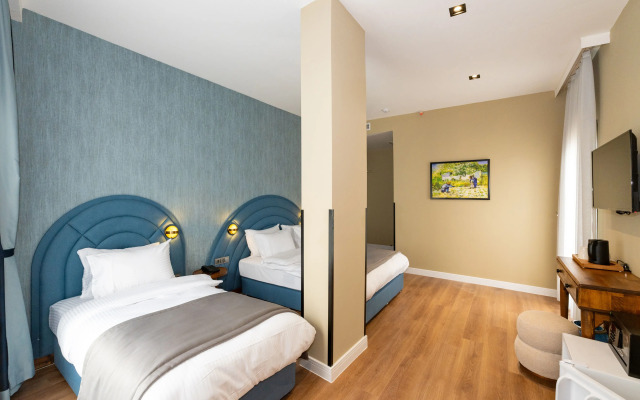 Nenessa Airport Hotel
