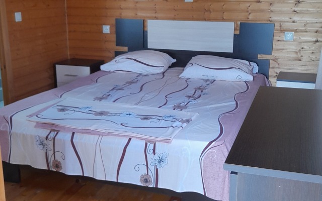 Domiki U Reki Guest House
