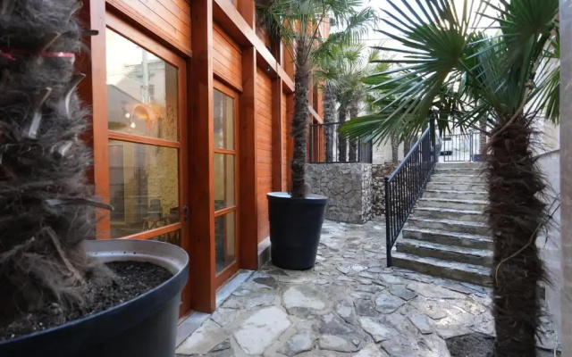 Отель Palm Tbilisi Boutique Hotel
