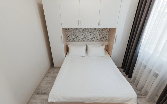 Red Apartments Art Layt Siti Vinsent Apartments