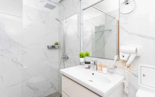 On Koghbatsi Street 16-5 Apartments