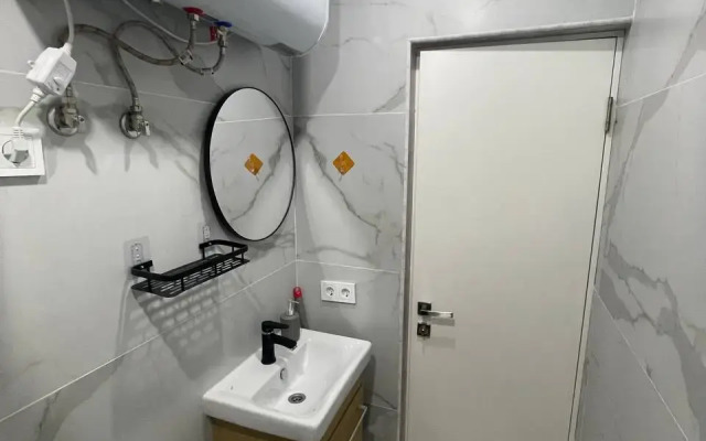 Stilnaya V 50 Metrakh Ot Morya Flat