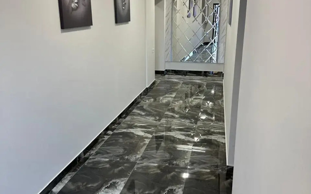 Luxe Plaza Hotel