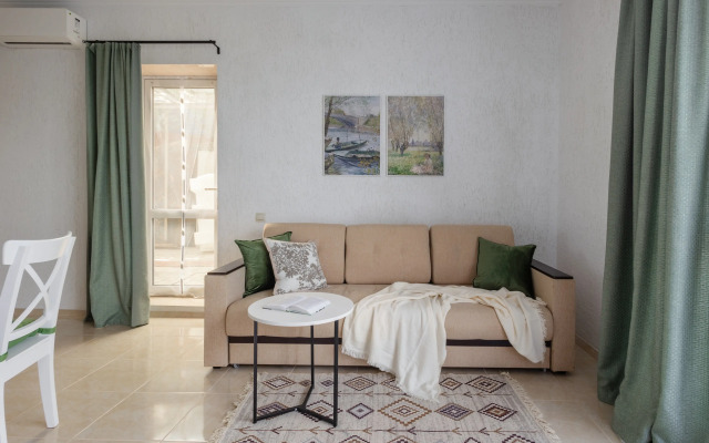 Апартаменты Светлая студия с видом на горы