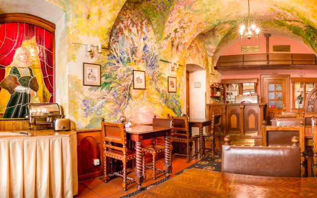 The King Charles Hotel