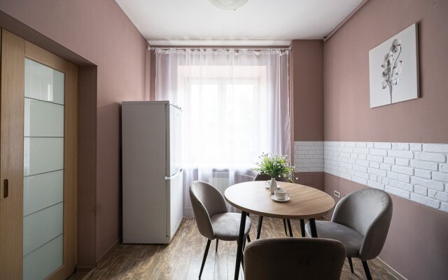 Apartamentyi Pyat' Zvezd Na Ploschadi Revolyutsii