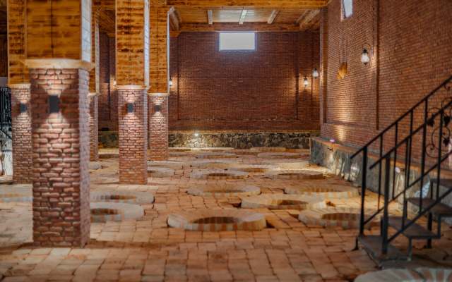 Отель Burki Castle & Cellar