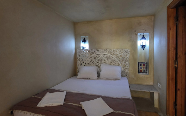 Al Madina Riad Hotel