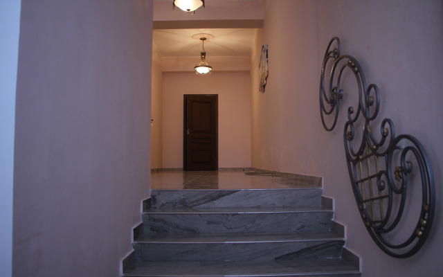 Lara Hotel