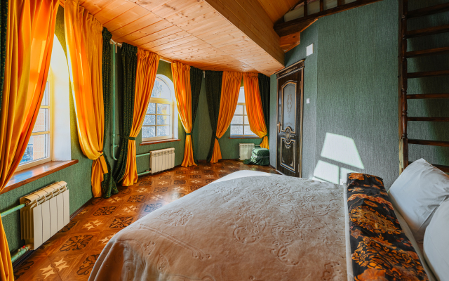 Zamok v Lesu Pushkinskiye Gory Guest house