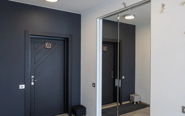 Roskoshnaya dvukhurovnevaya kvartira s sobstvennoy terrasoy Flat