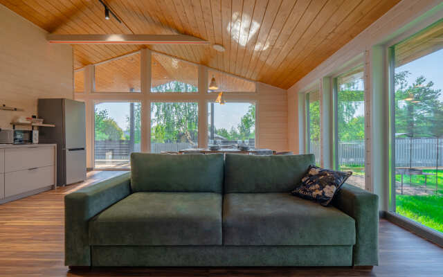 Friends & Family Guest House