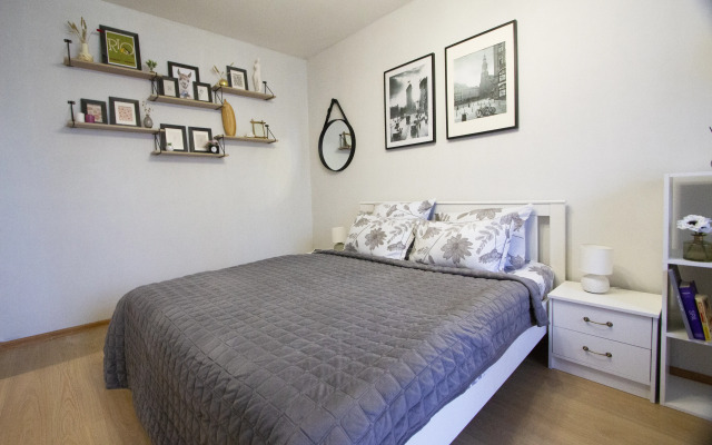 V Novogireevo Flat