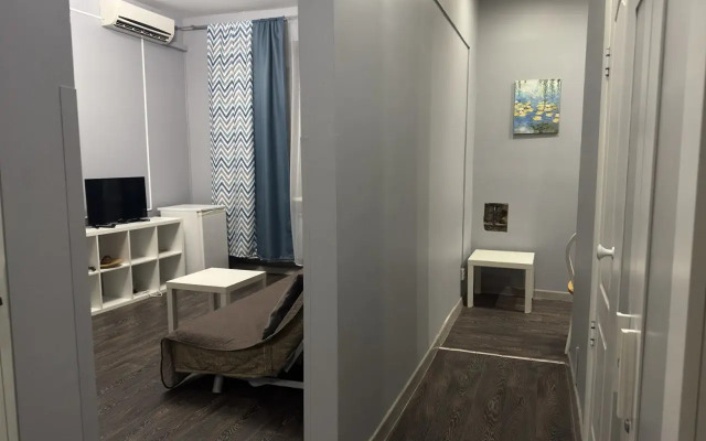 U M Rizhskaya Flat