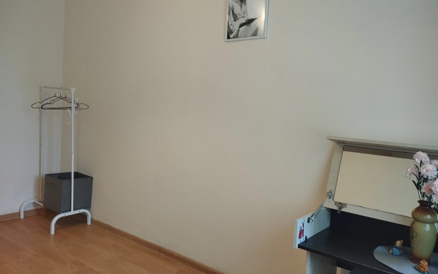 V Akademgorodke Flat