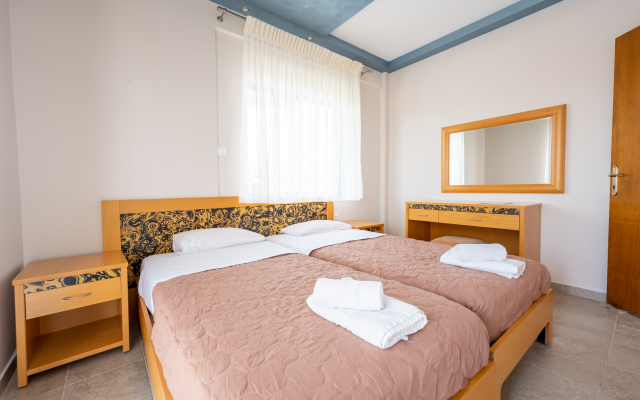 Milonas House Apartments