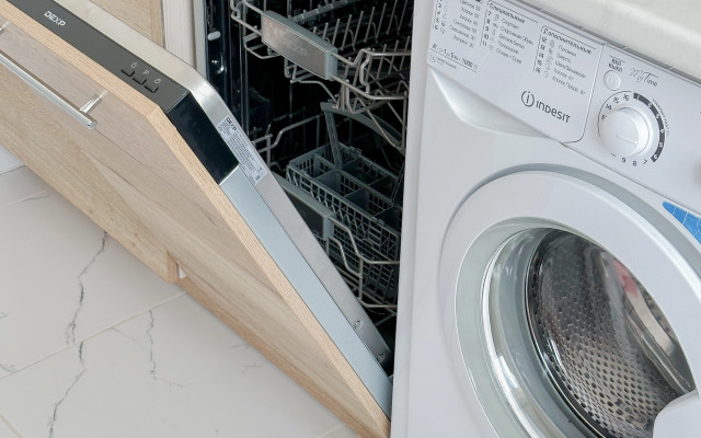 Odnokomnatnaya V Belykh Rosakh Flat