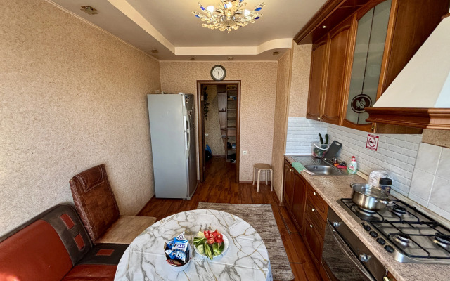 Tryohkomnatnaya v Kalinince Flat