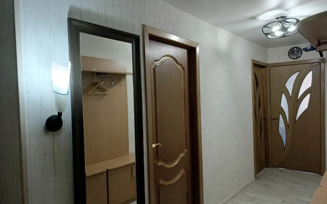 Sovremennaya Trekhkomnatnaya V Tsentre Yaroslavlya! Flat