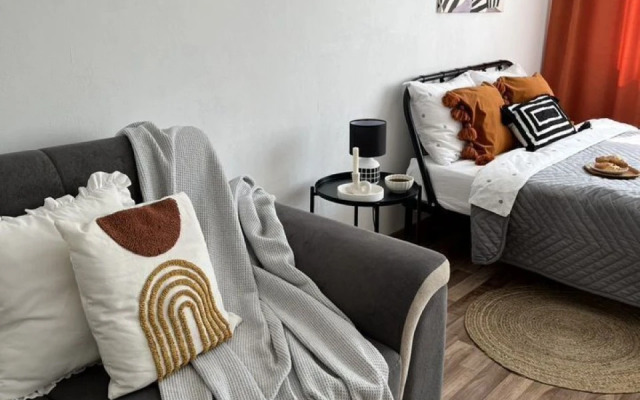 Stilnaya, Uyutnaya, Svetlaya S Kachectvennym Sepvisom Flat