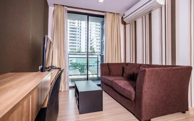Отель Ramada by Wyndham Bangkok Ten Ekamai Residences