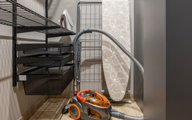 Red Apartments Art Layt Siti Smit Apartments