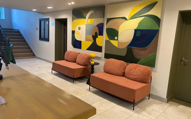 Alma Hotel