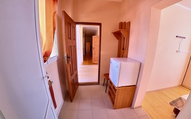 Yuzhny Guest House
