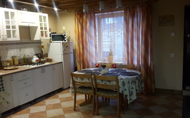 Listya Travyi Guest House