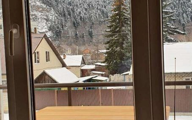 Квартира с видом на горы на улице Шевченко 13